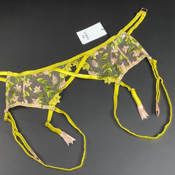 Studio Pia Liana Harness Suspender - Picture 4 of 5